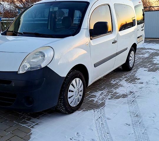 Белый Рено Кенгу, объемом двигателя 1.5 л и пробегом 203 тыс. км за 5500 $, фото 1 на Automoto.ua