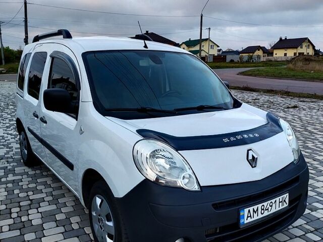 Білий Рено Кєнгу, об'ємом двигуна 1.5 л та пробігом 271 тис. км за 7299 $, фото 1 на Automoto.ua