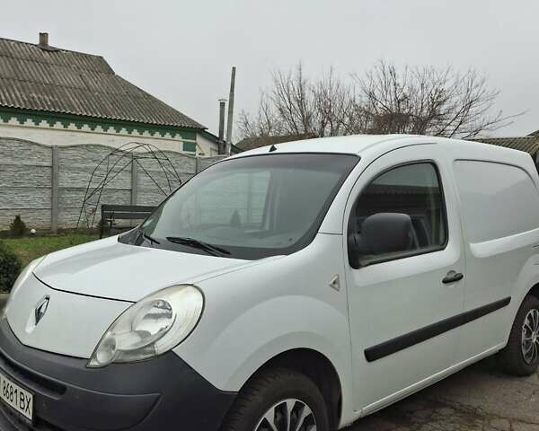 Белый Рено Кенгу, объемом двигателя 1.46 л и пробегом 334 тыс. км за 5900 $, фото 1 на Automoto.ua