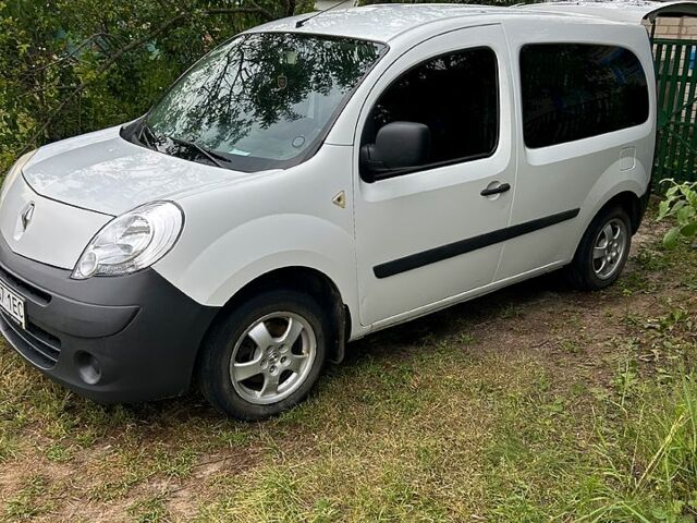 Білий Рено Кєнгу, об'ємом двигуна 1.5 л та пробігом 36000 тис. км за 6000 $, фото 1 на Automoto.ua