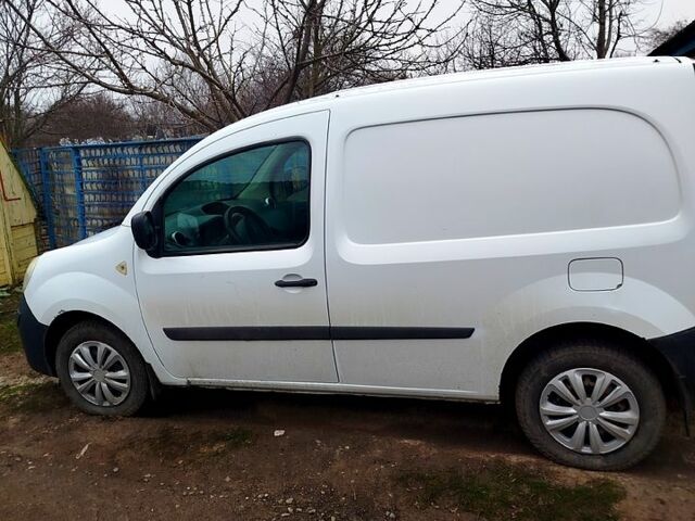 Білий Рено Кєнгу, об'ємом двигуна 1.5 л та пробігом 230 тис. км за 5000 $, фото 1 на Automoto.ua