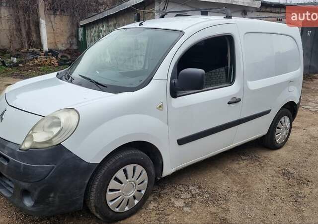 Белый Рено Кенгу, объемом двигателя 1.5 л и пробегом 361 тыс. км за 5300 $, фото 1 на Automoto.ua