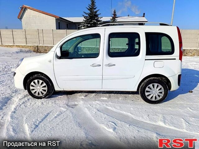 Белый Рено Кенгу, объемом двигателя 1.6 л и пробегом 22900 тыс. км за 6999 $, фото 1 на Automoto.ua