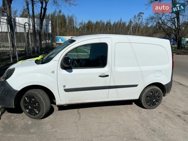 Білий Рено Кєнгу, об'ємом двигуна 0 л та пробігом 138 тис. км за 6900 $, фото 1 на Automoto.ua