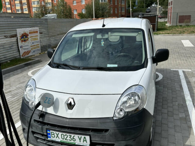 Белый Рено Кенгу, объемом двигателя 0 л и пробегом 126 тыс. км за 5400 $, фото 1 на Automoto.ua