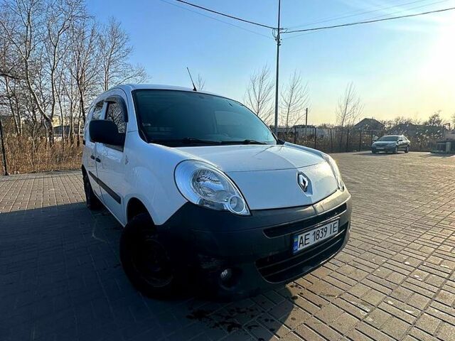 Білий Рено Кєнгу, об'ємом двигуна 1.5 л та пробігом 282 тис. км за 6650 $, фото 1 на Automoto.ua