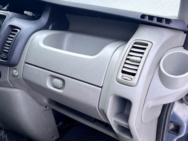 Белый Рено Кенгу, объемом двигателя 1.5 л и пробегом 27000 тыс. км за 5999 $, фото 1 на Automoto.ua