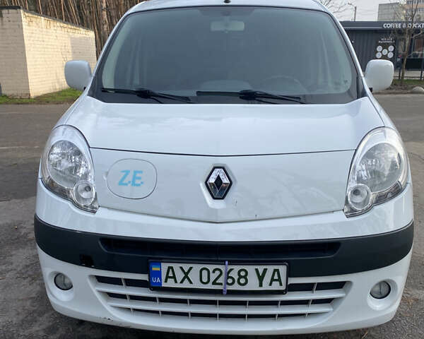Белый Рено Кенгу, объемом двигателя 0 л и пробегом 80 тыс. км за 9000 $, фото 1 на Automoto.ua