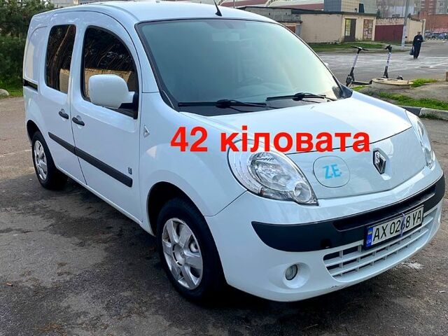 Белый Рено Кенгу, объемом двигателя 44 л и пробегом 80 тыс. км за 9000 $, фото 1 на Automoto.ua