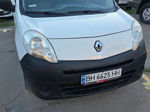 Белый Рено Кенгу, объемом двигателя 1.46 л и пробегом 260 тыс. км за 7100 $, фото 1 на Automoto.ua