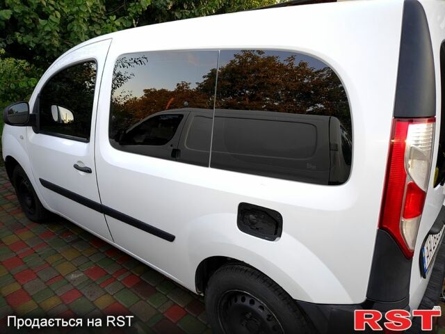 Белый Рено Кенгу, объемом двигателя 1.4 л и пробегом 189 тыс. км за 7600 $, фото 1 на Automoto.ua