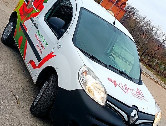 Белый Рено Кенгу, объемом двигателя 1.5 л и пробегом 303 тыс. км за 6000 $, фото 1 на Automoto.ua