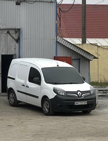 Рено Кєнгу 2013 у Житомирі на Automoto.ua Білий Рено Кєнгу, об'ємом двигуна 1.5 л та пробігом 311 тис. км за 5200 $, фото 1 на Automoto.ua