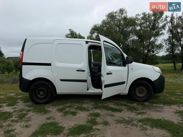 Белый Рено Кенгу, объемом двигателя 1.46 л и пробегом 214 тыс. км за 4700 $, фото 1 на Automoto.ua