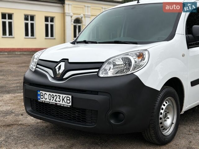 Белый Рено Кенгу, объемом двигателя 1.5 л и пробегом 275 тыс. км за 9300 $, фото 1 на Automoto.ua