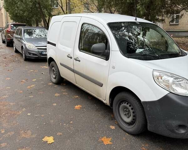 Белый Рено Кенгу, объемом двигателя 1.46 л и пробегом 330 тыс. км за 5200 $, фото 1 на Automoto.ua