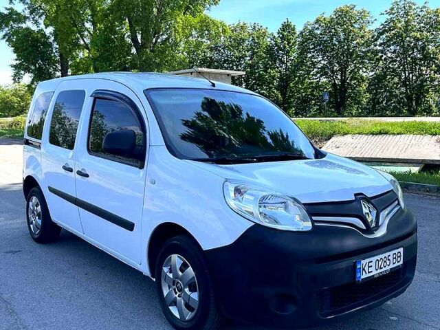 Белый Рено Кенгу, объемом двигателя 1.5 л и пробегом 141 тыс. км за 9400 $, фото 1 на Automoto.ua