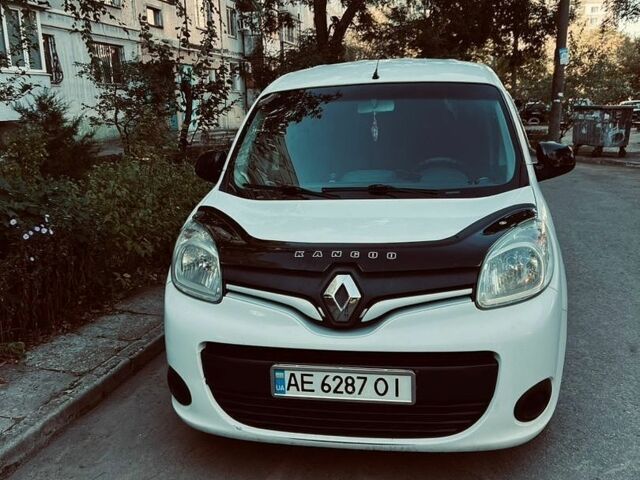 Білий Рено Кєнгу, об'ємом двигуна 1.46 л та пробігом 350 тис. км за 7000 $, фото 1 на Automoto.ua