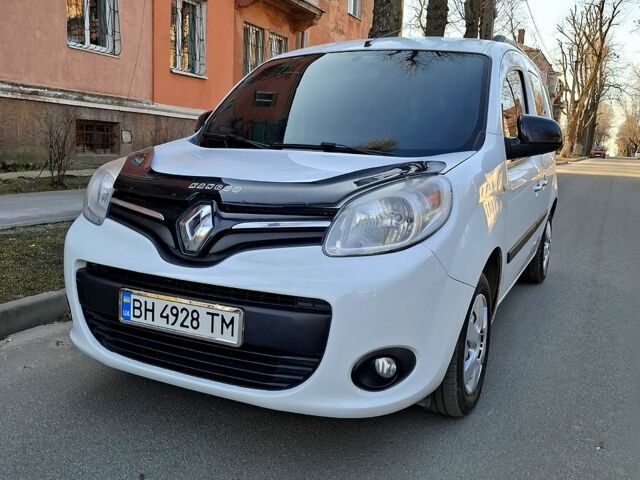 Белый Рено Кенгу, объемом двигателя 1.5 л и пробегом 281 тыс. км за 10499 $, фото 1 на Automoto.ua