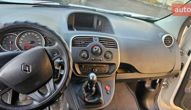 Білий Рено Кєнгу, об'ємом двигуна 1.46 л та пробігом 132 тис. км за 9500 $, фото 1 на Automoto.ua