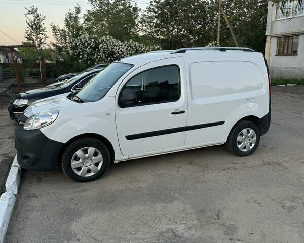 Белый Рено Кенгу, объемом двигателя 1.46 л и пробегом 160 тыс. км за 12000 $, фото 1 на Automoto.ua