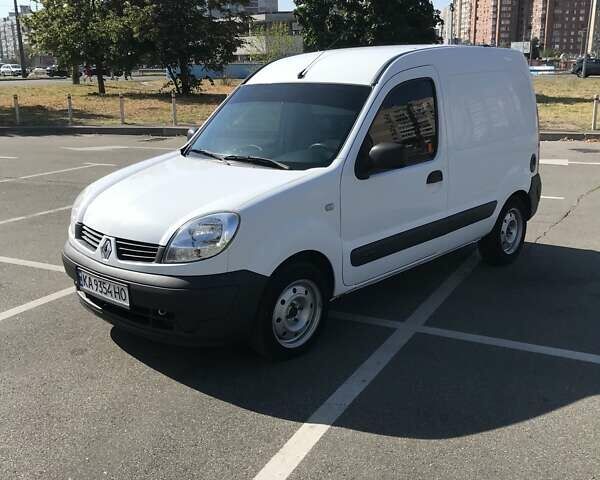 Белый Рено Кенгу, объемом двигателя 0 л и пробегом 290 тыс. км за 3100 $, фото 1 на Automoto.ua