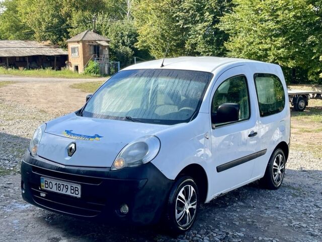 Белый Рено Кенгу, объемом двигателя 1.5 л и пробегом 300 тыс. км за 2450 $, фото 1 на Automoto.ua