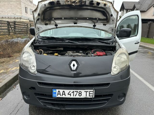 Белый Рено Кенгу, объемом двигателя 1.5 л и пробегом 328 тыс. км за 5000 $, фото 1 на Automoto.ua