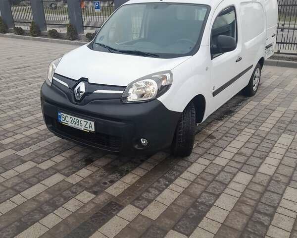 Белый Рено Кенгу, объемом двигателя 0 л и пробегом 107 тыс. км за 7000 $, фото 1 на Automoto.ua
