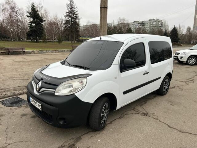 Белый Рено Кенгу, объемом двигателя 1.5 л и пробегом 2 тыс. км за 9100 $, фото 1 на Automoto.ua