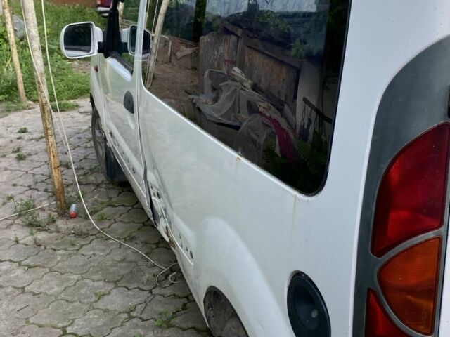 Белый Рено Кенгу, объемом двигателя 1.87 л и пробегом 300 тыс. км за 1850 $, фото 1 на Automoto.ua
