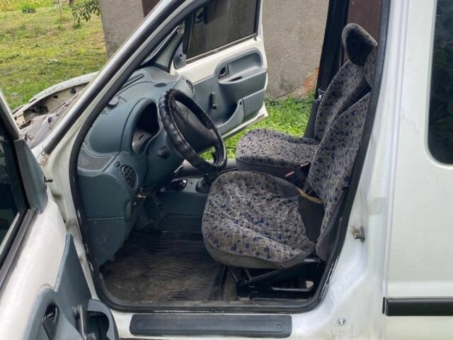 Білий Рено Кєнгу, об'ємом двигуна 1.9 л та пробігом 30 тис. км за 1250 $, фото 1 на Automoto.ua