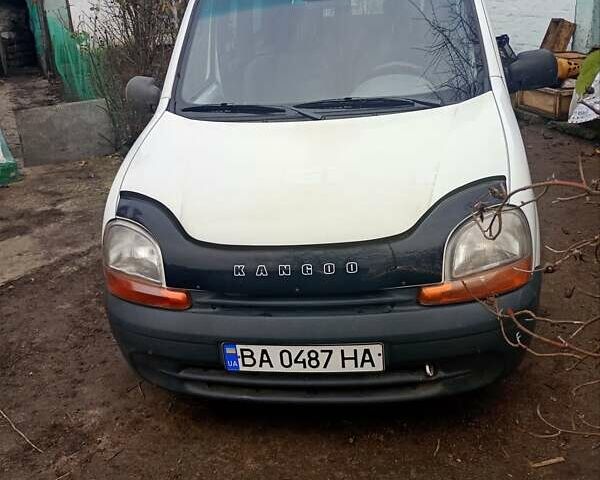 Белый Рено Кенгу, объемом двигателя 1.9 л и пробегом 470 тыс. км за 3200 $, фото 1 на Automoto.ua