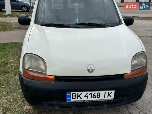 Белый Рено Кенгу, объемом двигателя 1.9 л и пробегом 370 тыс. км за 2200 $, фото 1 на Automoto.ua