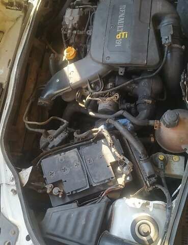 Белый Рено Кенгу, объемом двигателя 1.9 л и пробегом 353 тыс. км за 1700 $, фото 1 на Automoto.ua