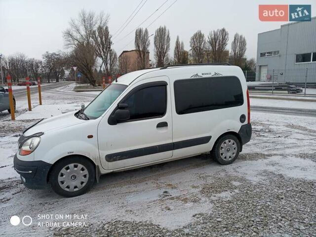 Белый Рено Кенгу, объемом двигателя 1.5 л и пробегом 250 тыс. км за 2800 $, фото 1 на Automoto.ua