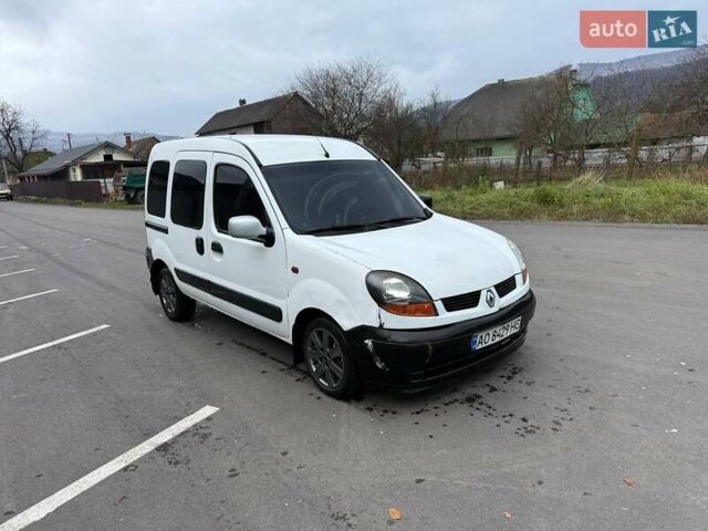 Белый Рено Кенгу, объемом двигателя 1.46 л и пробегом 300 тыс. км за 2150 $, фото 1 на Automoto.ua