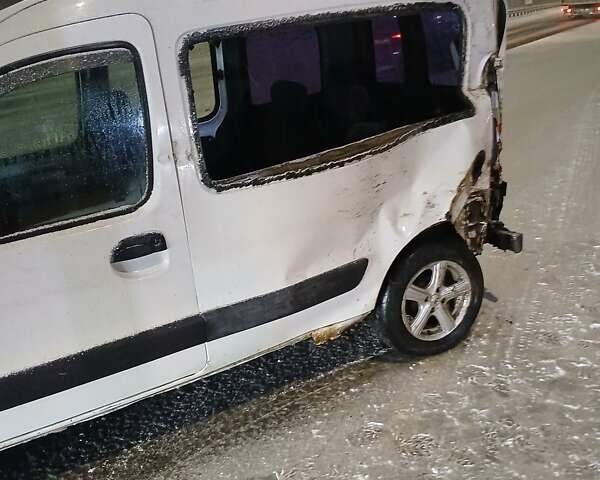 Білий Рено Кєнгу, об'ємом двигуна 1.5 л та пробігом 367 тис. км за 2200 $, фото 1 на Automoto.ua