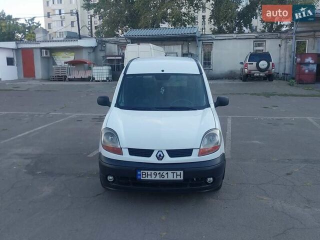 Белый Рено Кенгу, объемом двигателя 1.46 л и пробегом 200 тыс. км за 3900 $, фото 1 на Automoto.ua