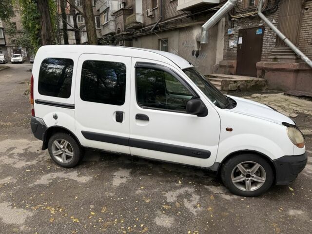 Белый Рено Кенгу, объемом двигателя 1.5 л и пробегом 343 тыс. км за 2602 $, фото 1 на Automoto.ua