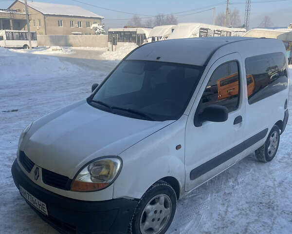 Белый Рено Кенгу, объемом двигателя 1.46 л и пробегом 479 тыс. км за 3300 $, фото 1 на Automoto.ua