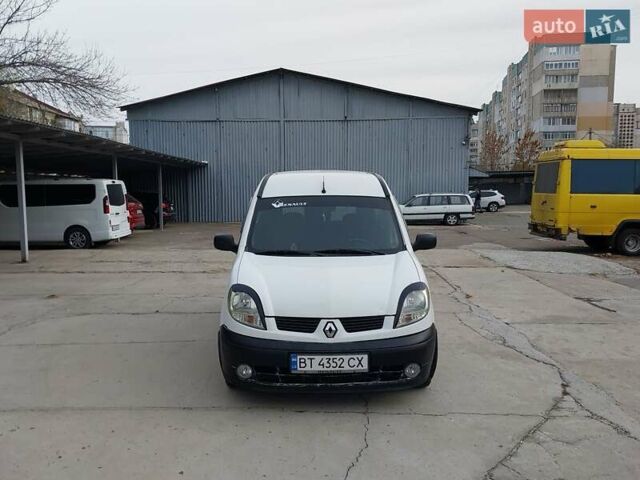 Белый Рено Кенгу, объемом двигателя 1.46 л и пробегом 218 тыс. км за 4000 $, фото 1 на Automoto.ua