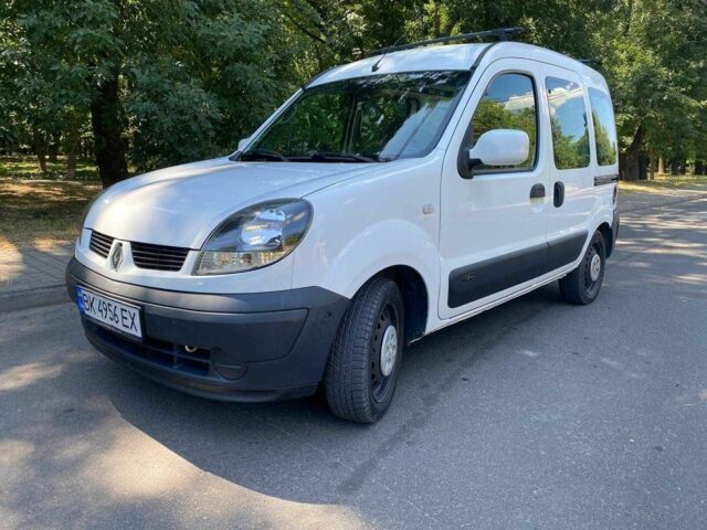 Белый Рено Кенгу, объемом двигателя 1.1 л и пробегом 247 тыс. км за 3800 $, фото 1 на Automoto.ua