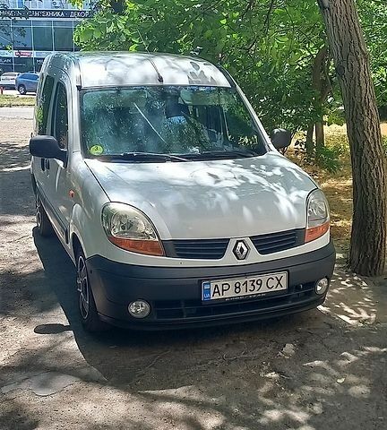 Белый Рено Кенгу, объемом двигателя 1.5 л и пробегом 350 тыс. км за 3400 $, фото 1 на Automoto.ua