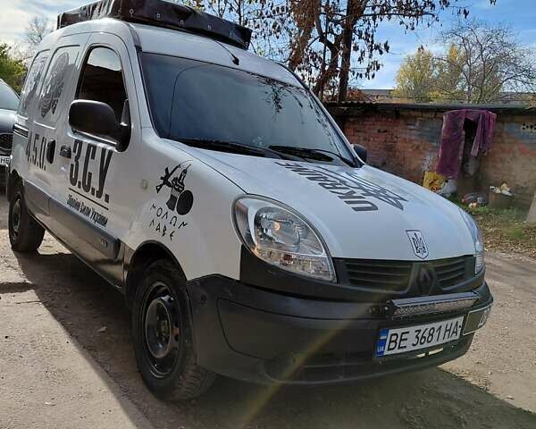 Белый Рено Кенгу, объемом двигателя 1.4 л и пробегом 387 тыс. км за 2900 $, фото 1 на Automoto.ua