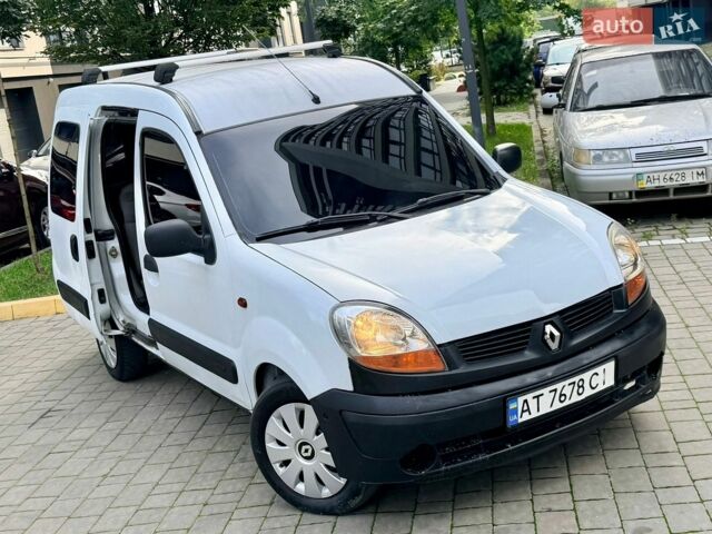 Белый Рено Кенгу, объемом двигателя 1.46 л и пробегом 300 тыс. км за 2999 $, фото 1 на Automoto.ua