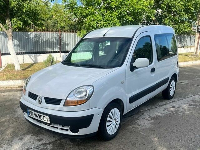 Белый Рено Кенгу, объемом двигателя 1.46 л и пробегом 350 тыс. км за 3450 $, фото 1 на Automoto.ua