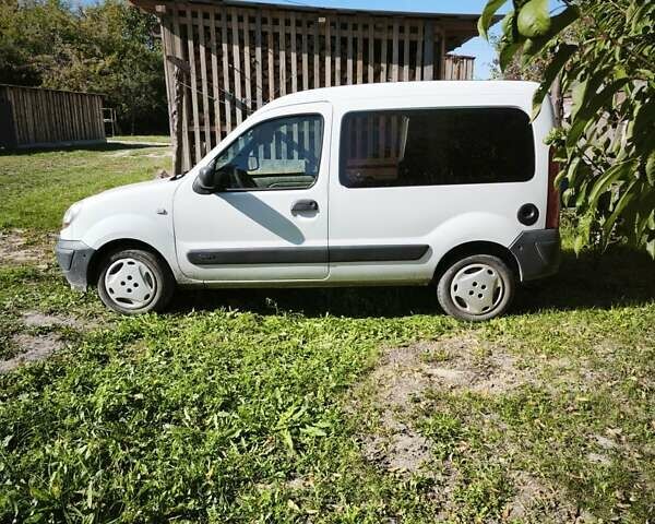 Білий Рено Кєнгу, об'ємом двигуна 1.46 л та пробігом 351 тис. км за 4000 $, фото 1 на Automoto.ua