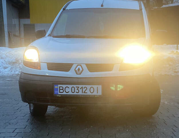 Белый Рено Кенгу, объемом двигателя 1.46 л и пробегом 314 тыс. км за 3800 $, фото 1 на Automoto.ua