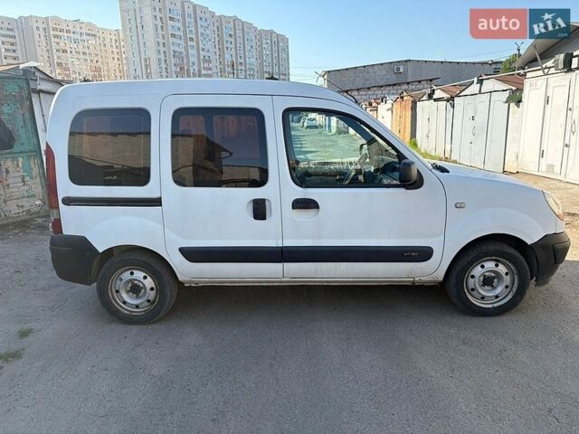 Белый Рено Кенгу, объемом двигателя 1.46 л и пробегом 215 тыс. км за 3000 $, фото 1 на Automoto.ua